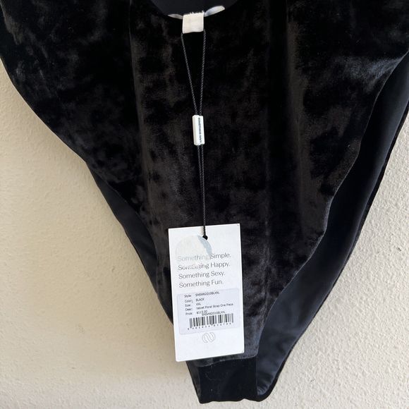 Something Navy Women’s Sz XXL Black Velvet Floral Strap One Piece Swimsuit - Picture 4 of 12